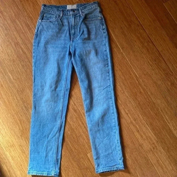 Everlane Denim - Everlane - the original cheeky jean - size 26R - great condition - light wash